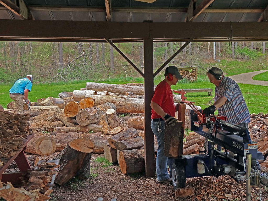 splitting logs men